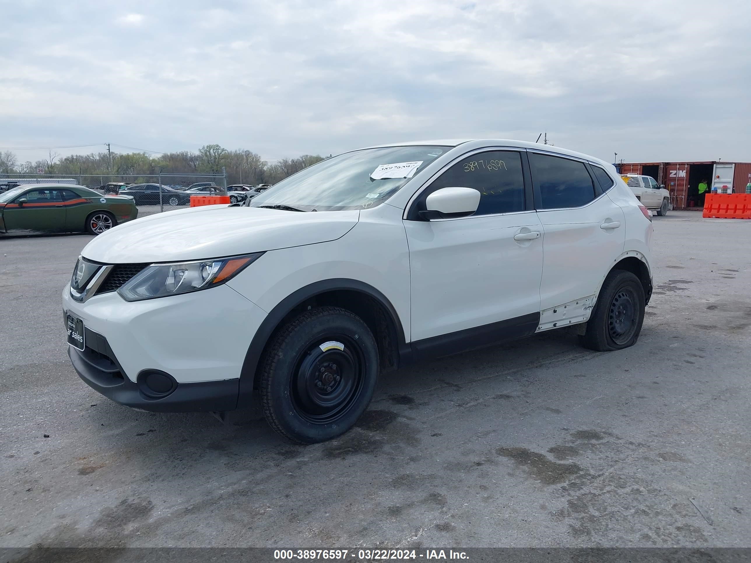 Photo 1 VIN: JN1BJ1CP0KW235845 - NISSAN ROGUE 