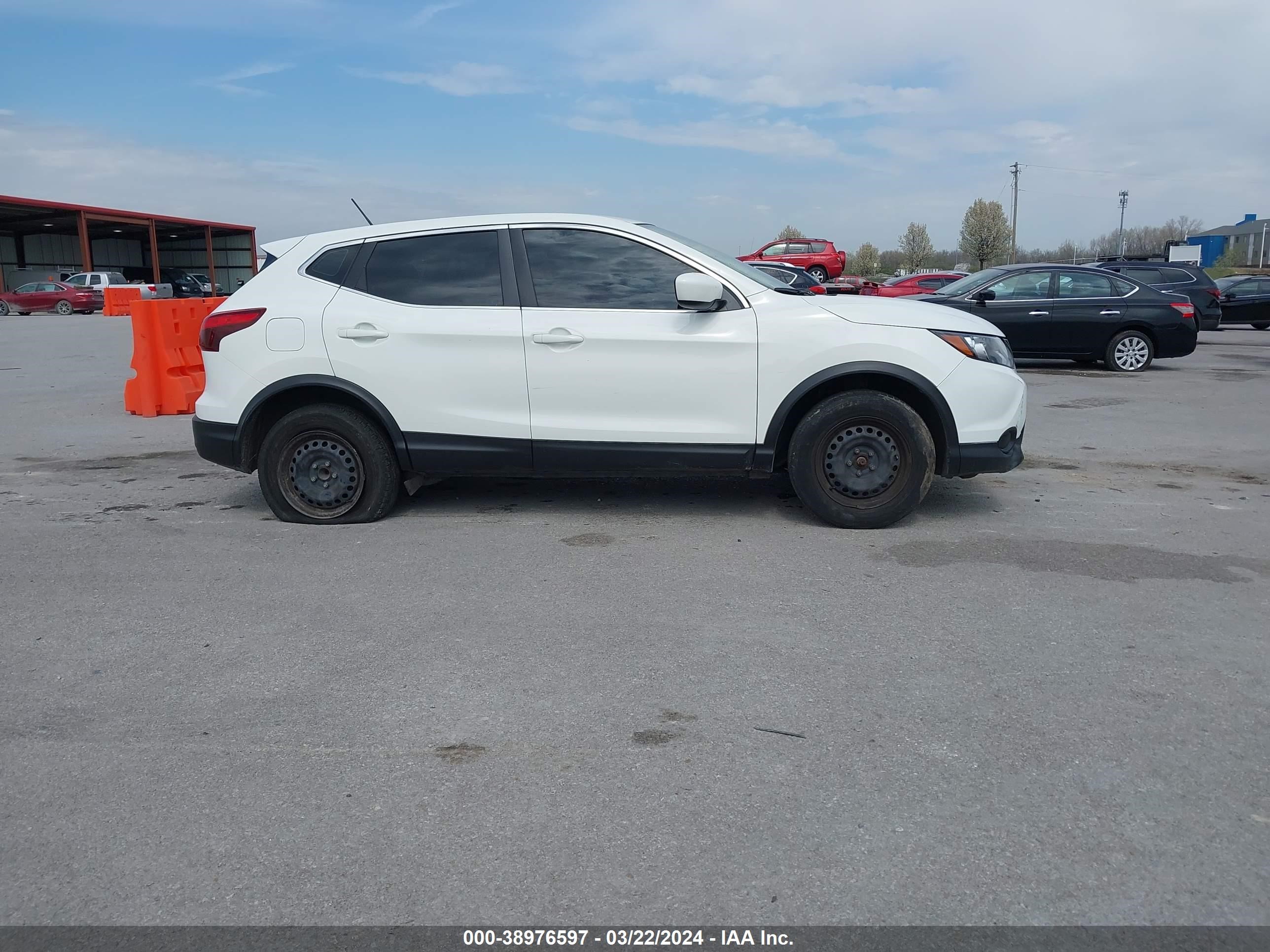 Photo 12 VIN: JN1BJ1CP0KW235845 - NISSAN ROGUE 