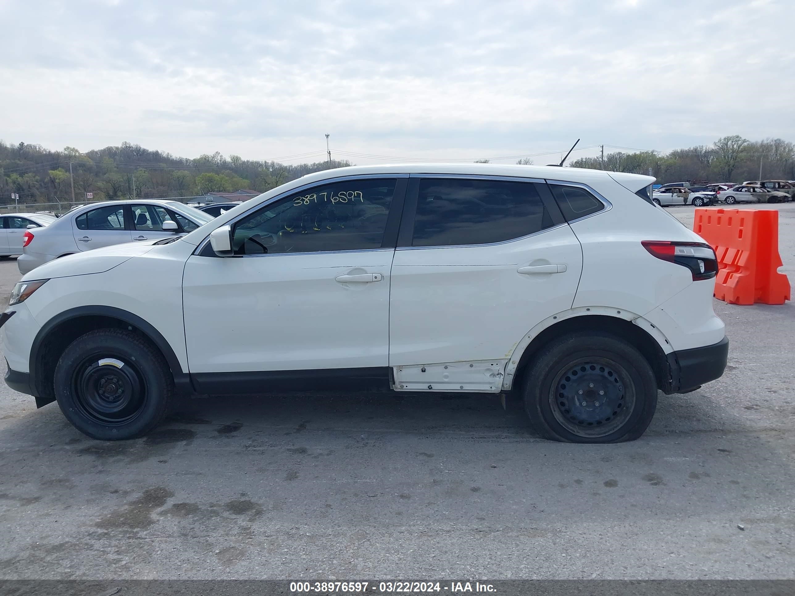 Photo 13 VIN: JN1BJ1CP0KW235845 - NISSAN ROGUE 