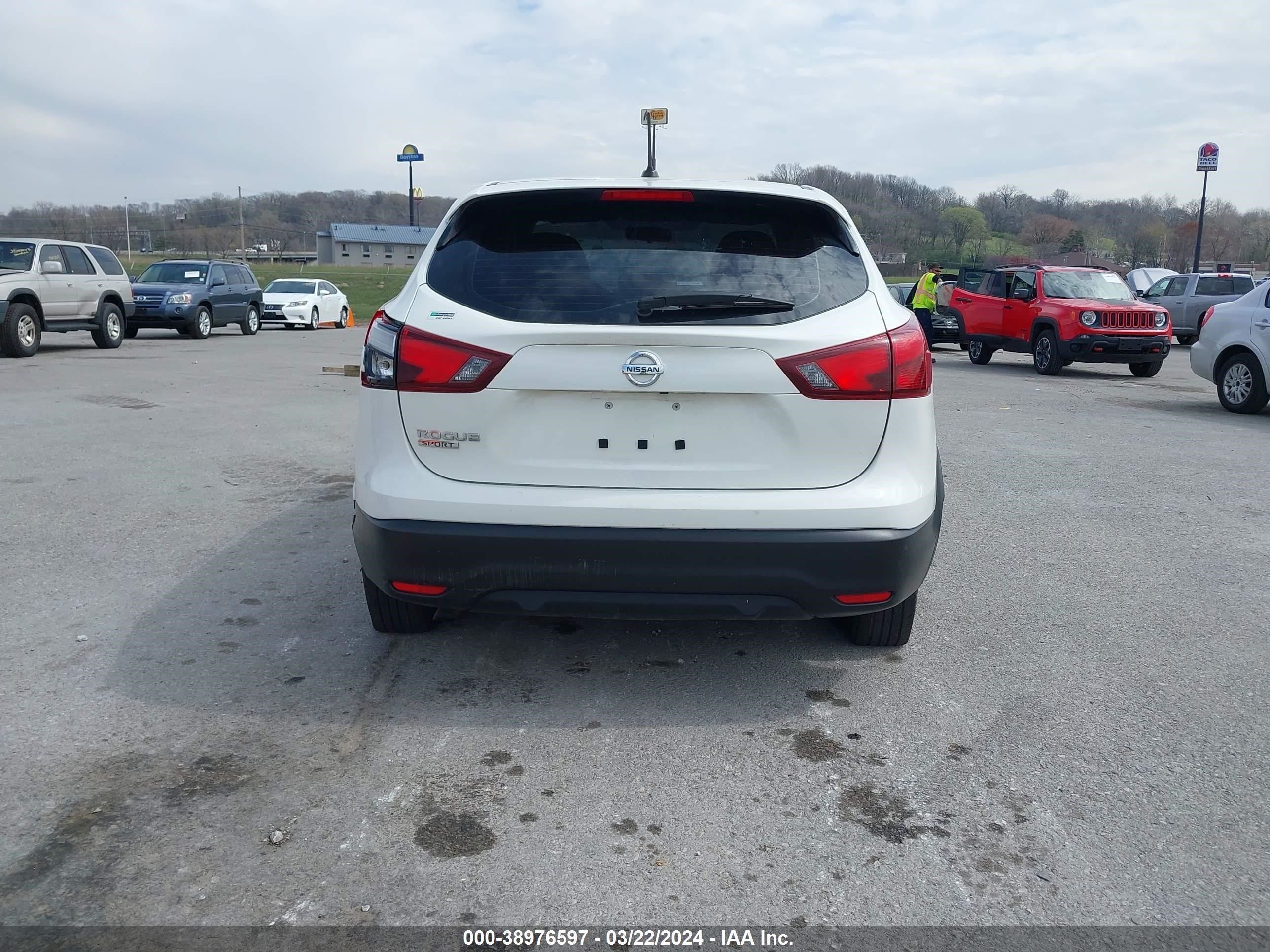 Photo 15 VIN: JN1BJ1CP0KW235845 - NISSAN ROGUE 