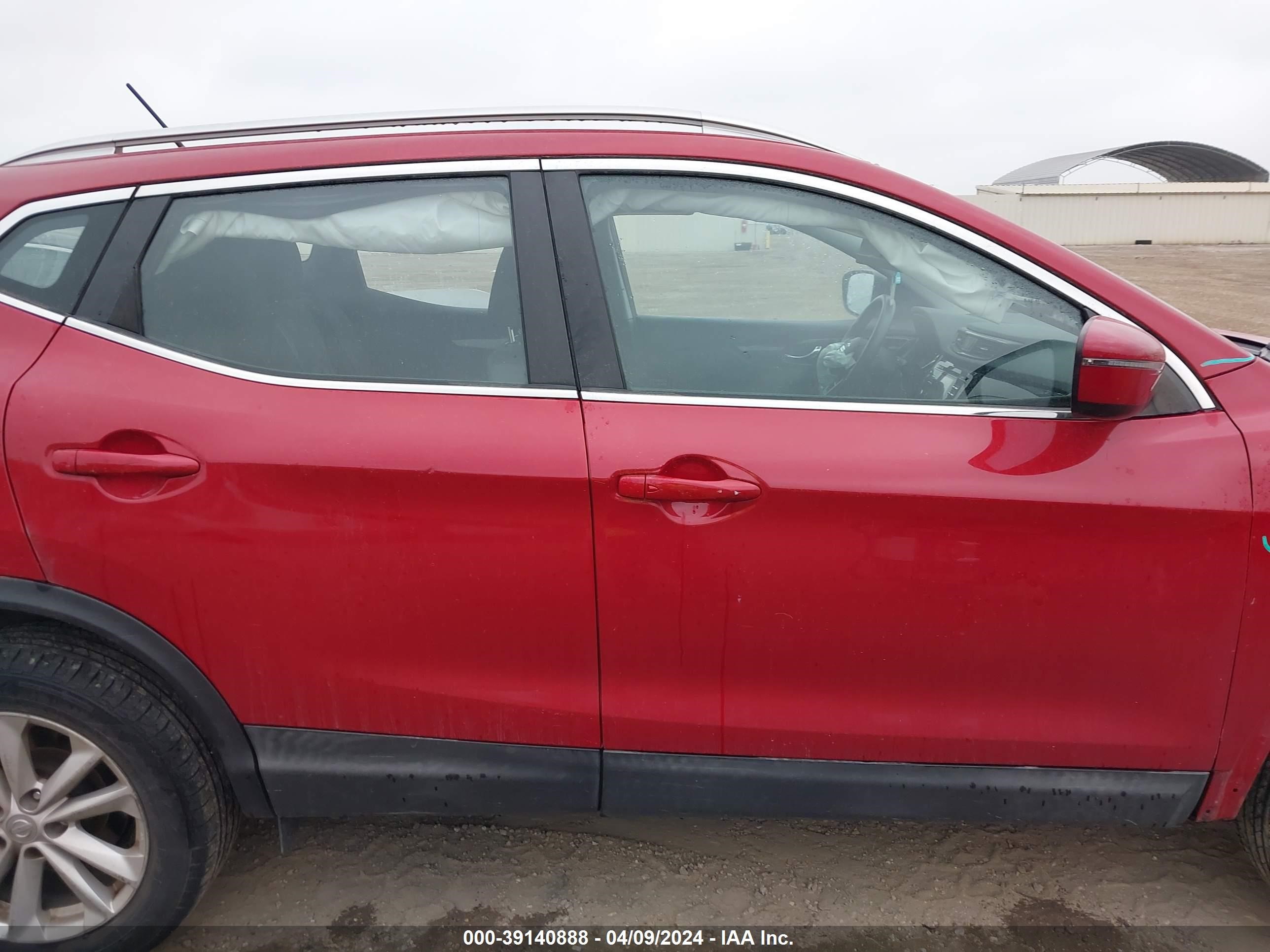 Photo 12 VIN: JN1BJ1CP1JW190168 - NISSAN ROGUE 