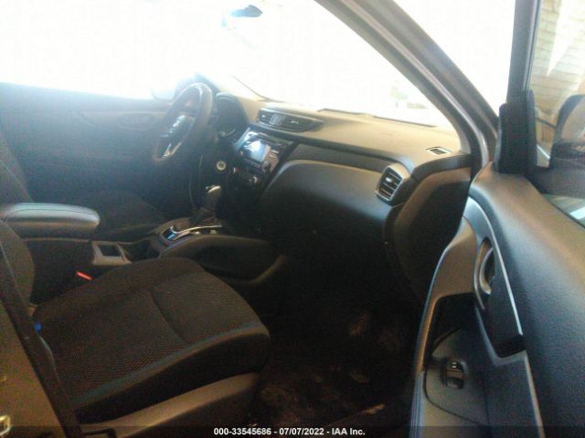 Photo 4 VIN: JN1BJ1CP2JW153176 - NISSAN ROGUE SPORT 