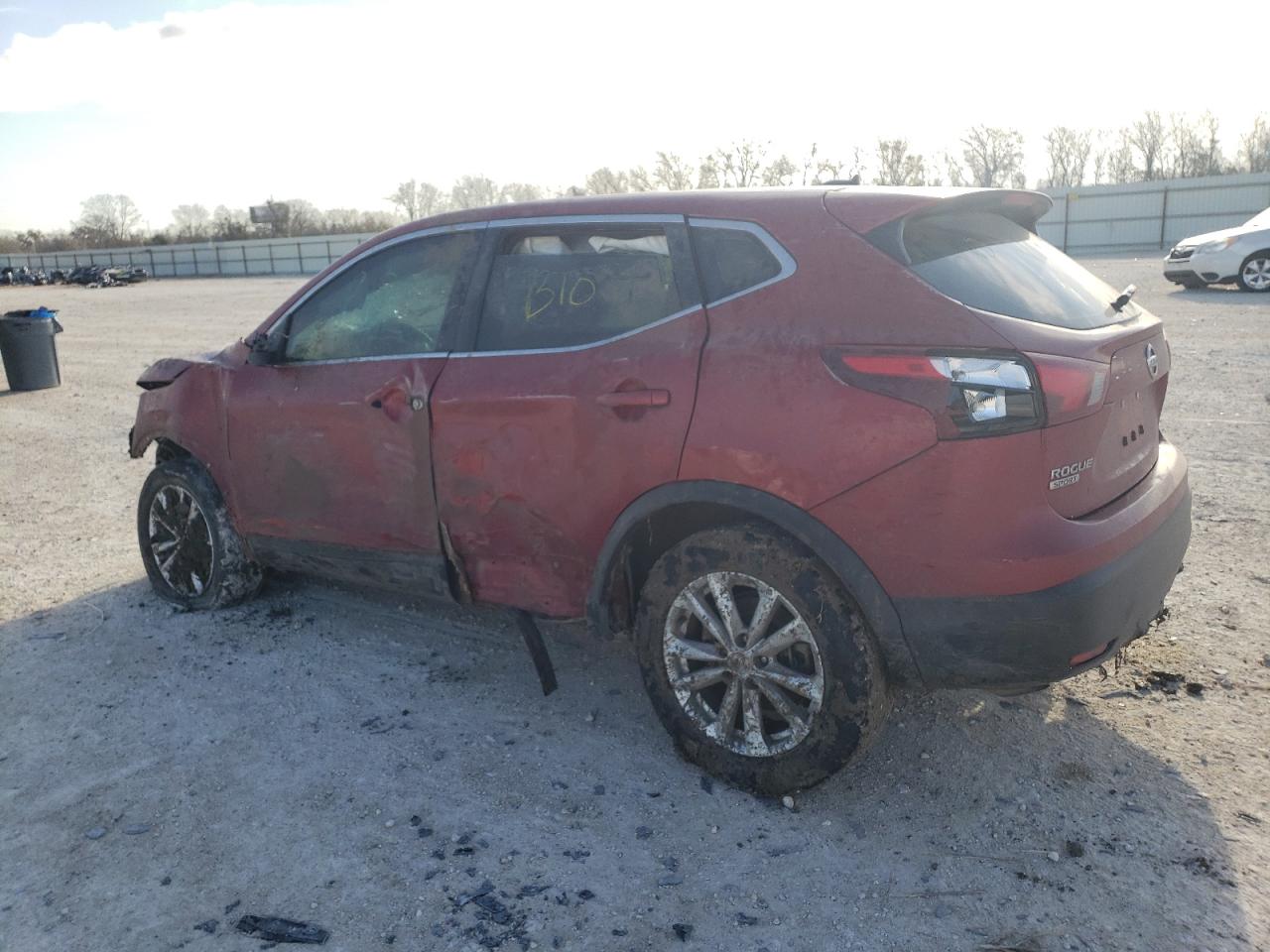 Photo 1 VIN: JN1BJ1CP2JW183701 - NISSAN ROGUE 