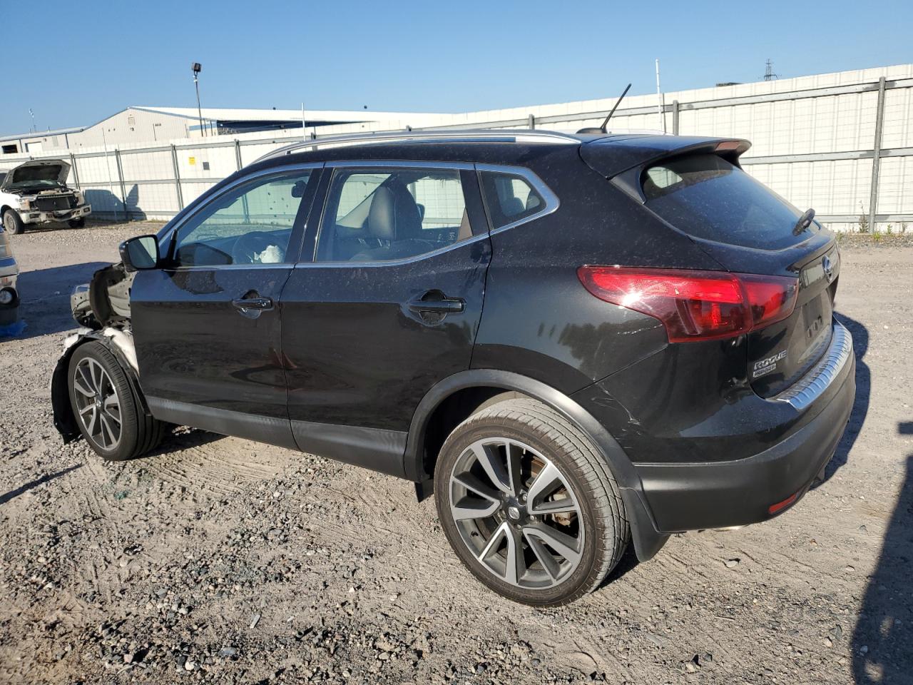 Photo 1 VIN: JN1BJ1CP2JW190213 - NISSAN ROGUE 