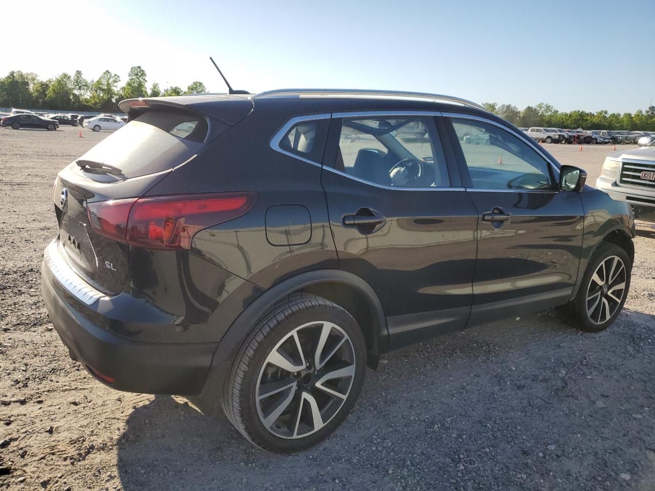 Photo 2 VIN: JN1BJ1CP2JW190213 - NISSAN ROGUE 