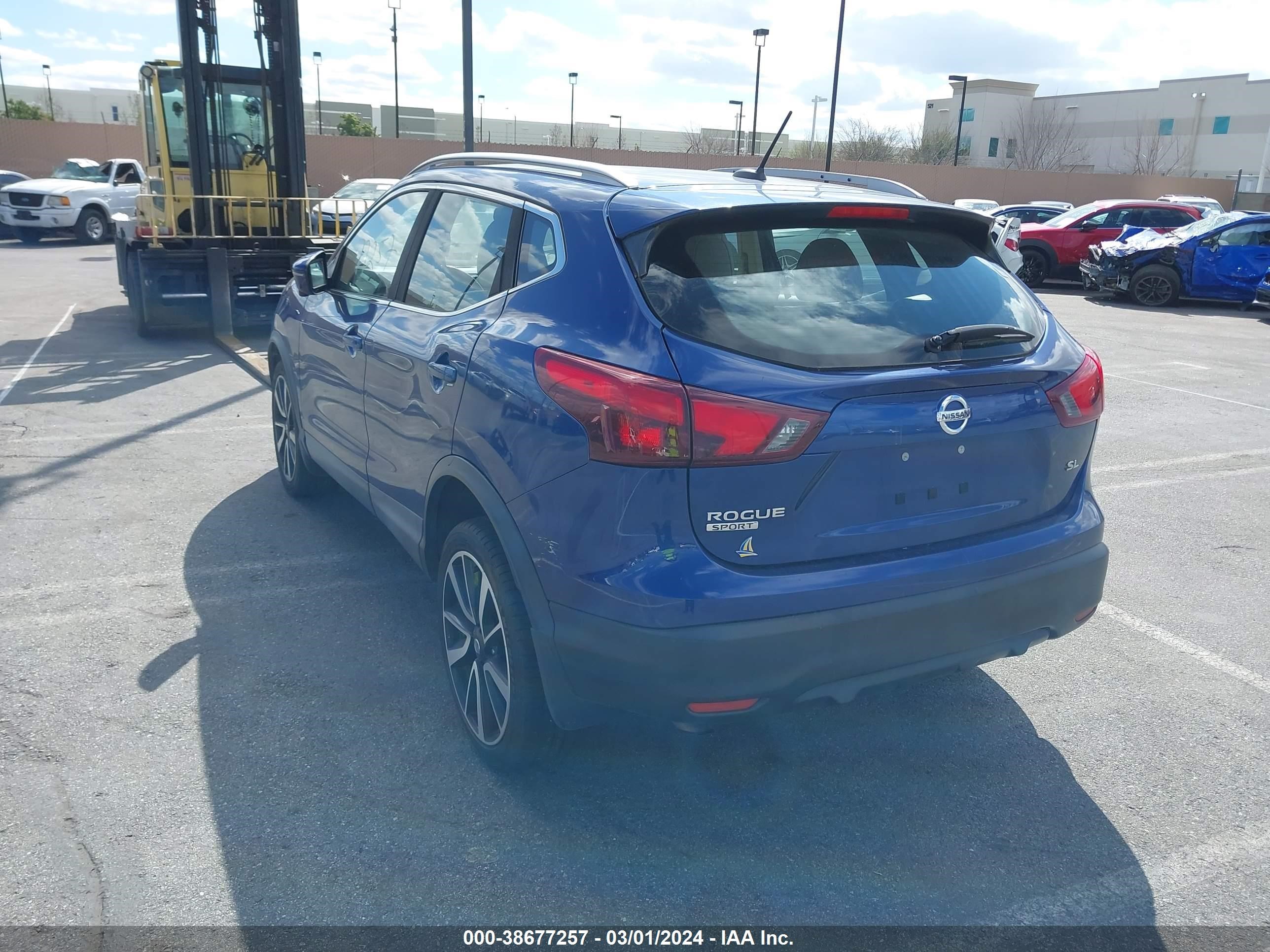 Photo 2 VIN: JN1BJ1CP3HW000784 - NISSAN ROGUE SPORT 