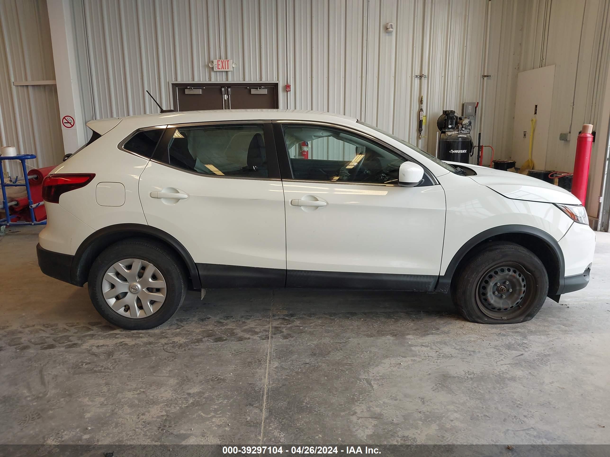 Photo 12 VIN: JN1BJ1CP3JW154546 - NISSAN ROGUE 