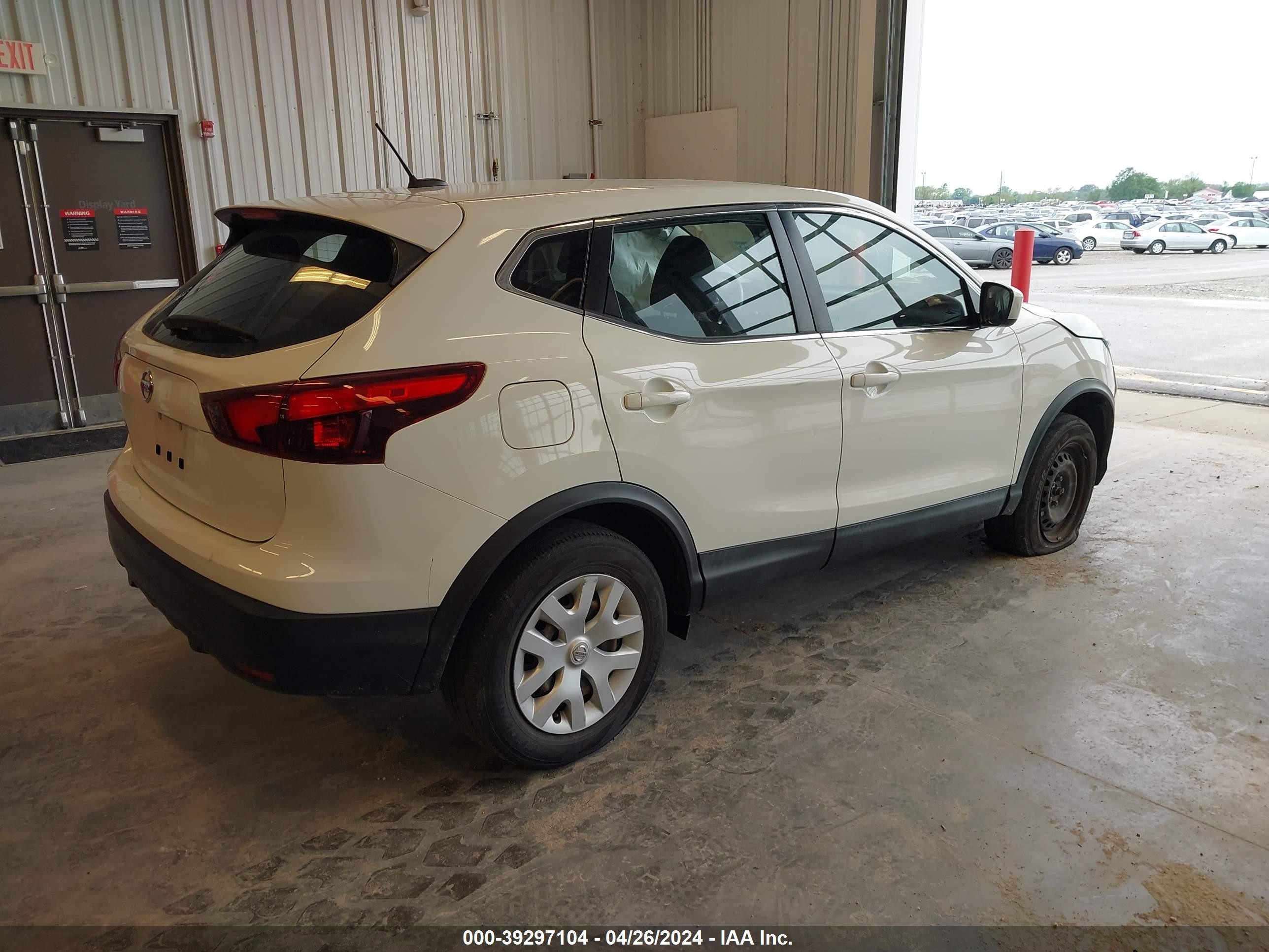 Photo 3 VIN: JN1BJ1CP3JW154546 - NISSAN ROGUE 