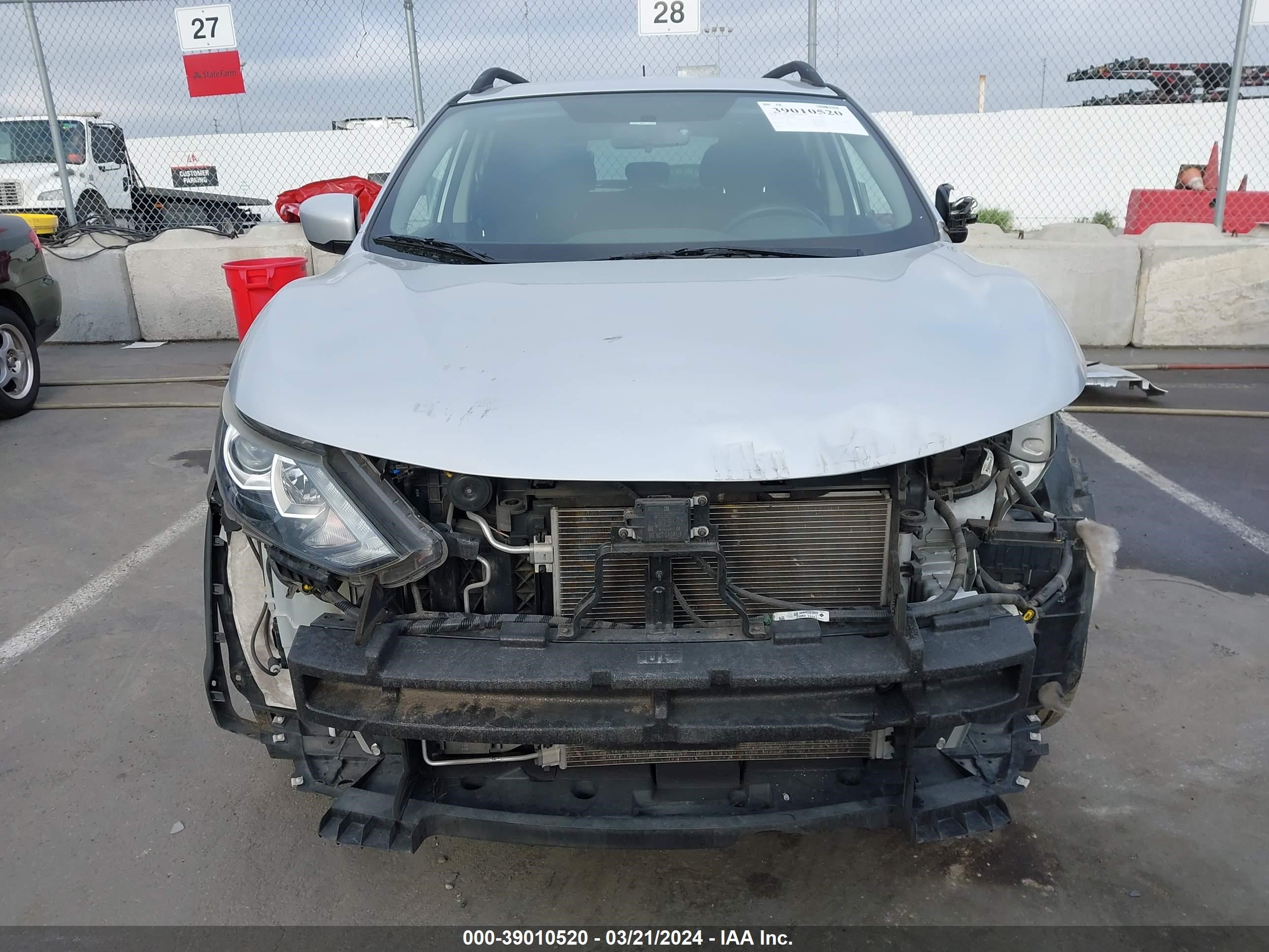 Photo 12 VIN: JN1BJ1CP3JW158421 - NISSAN ROGUE 