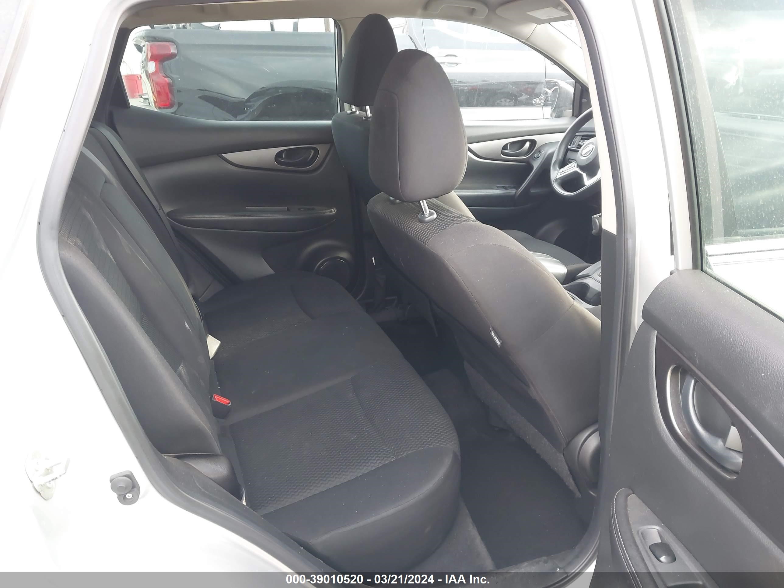 Photo 7 VIN: JN1BJ1CP3JW158421 - NISSAN ROGUE 