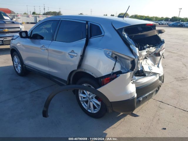 Photo 2 VIN: JN1BJ1CP4HW011681 - NISSAN ROGUE SPORT 