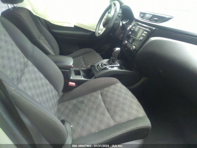 Photo 4 VIN: JN1BJ1CP4HW012121 - NISSAN ROGUE SPORT 