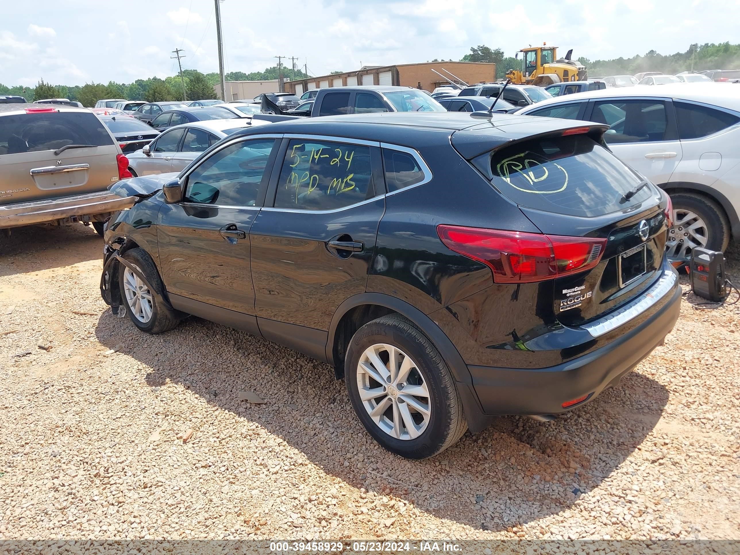 Photo 2 VIN: JN1BJ1CP4HW013561 - NISSAN ROGUE 