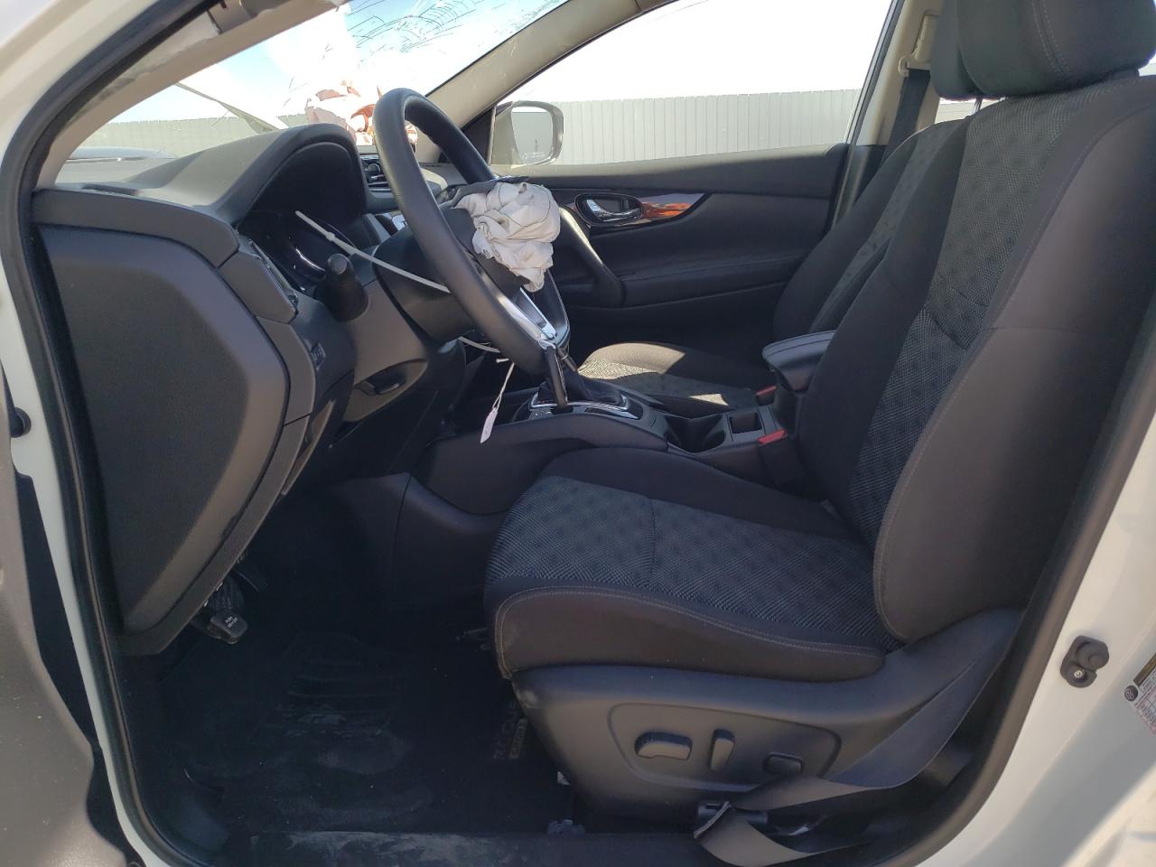 Photo 6 VIN: JN1BJ1CP4HW027928 - NISSAN ROGUE 