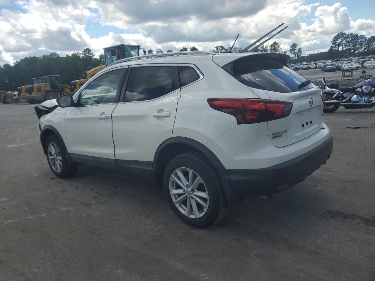 Photo 1 VIN: JN1BJ1CP4JW157309 - NISSAN ROGUE 