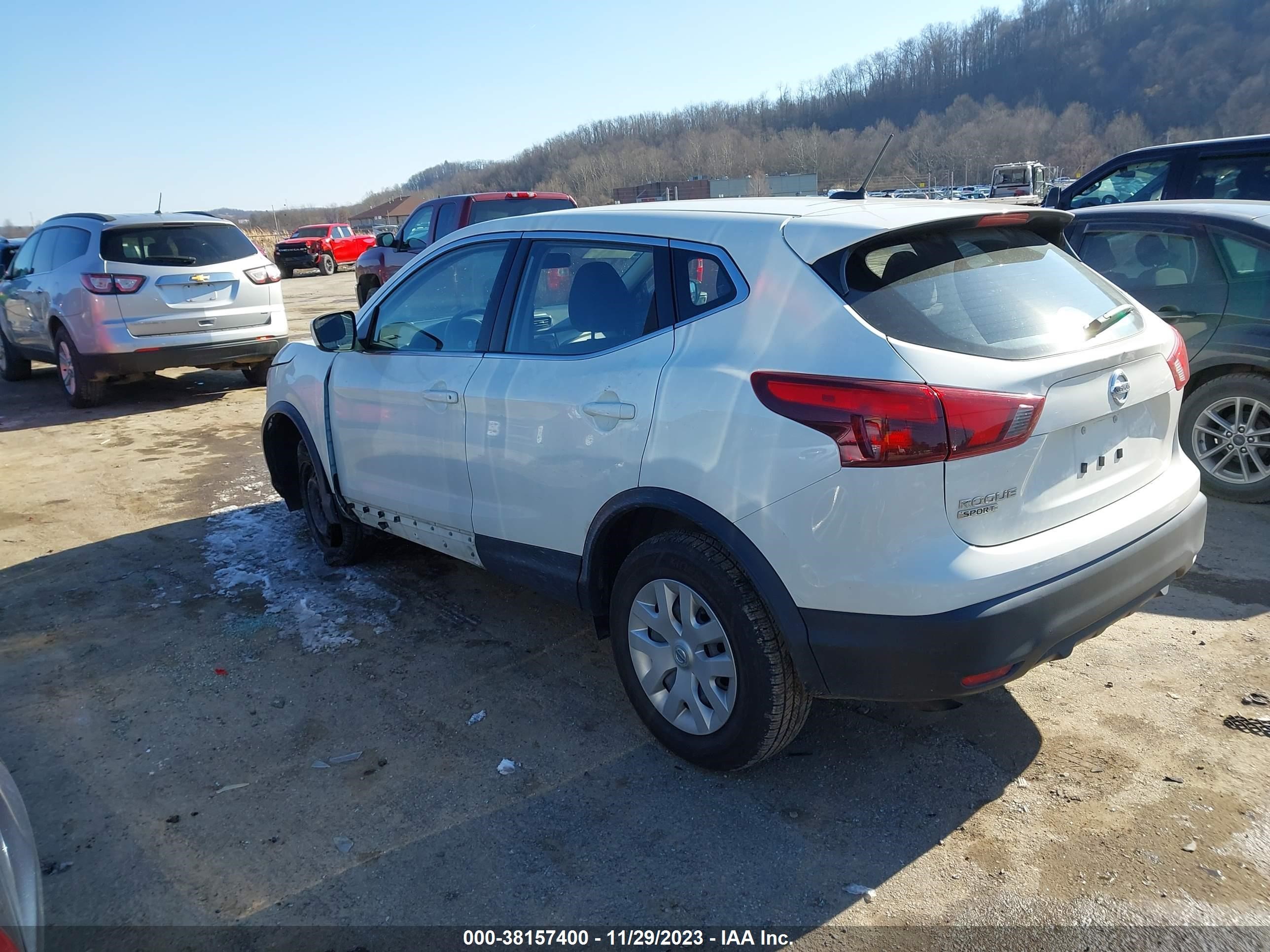 Photo 2 VIN: JN1BJ1CP4KW214383 - NISSAN ROGUE 