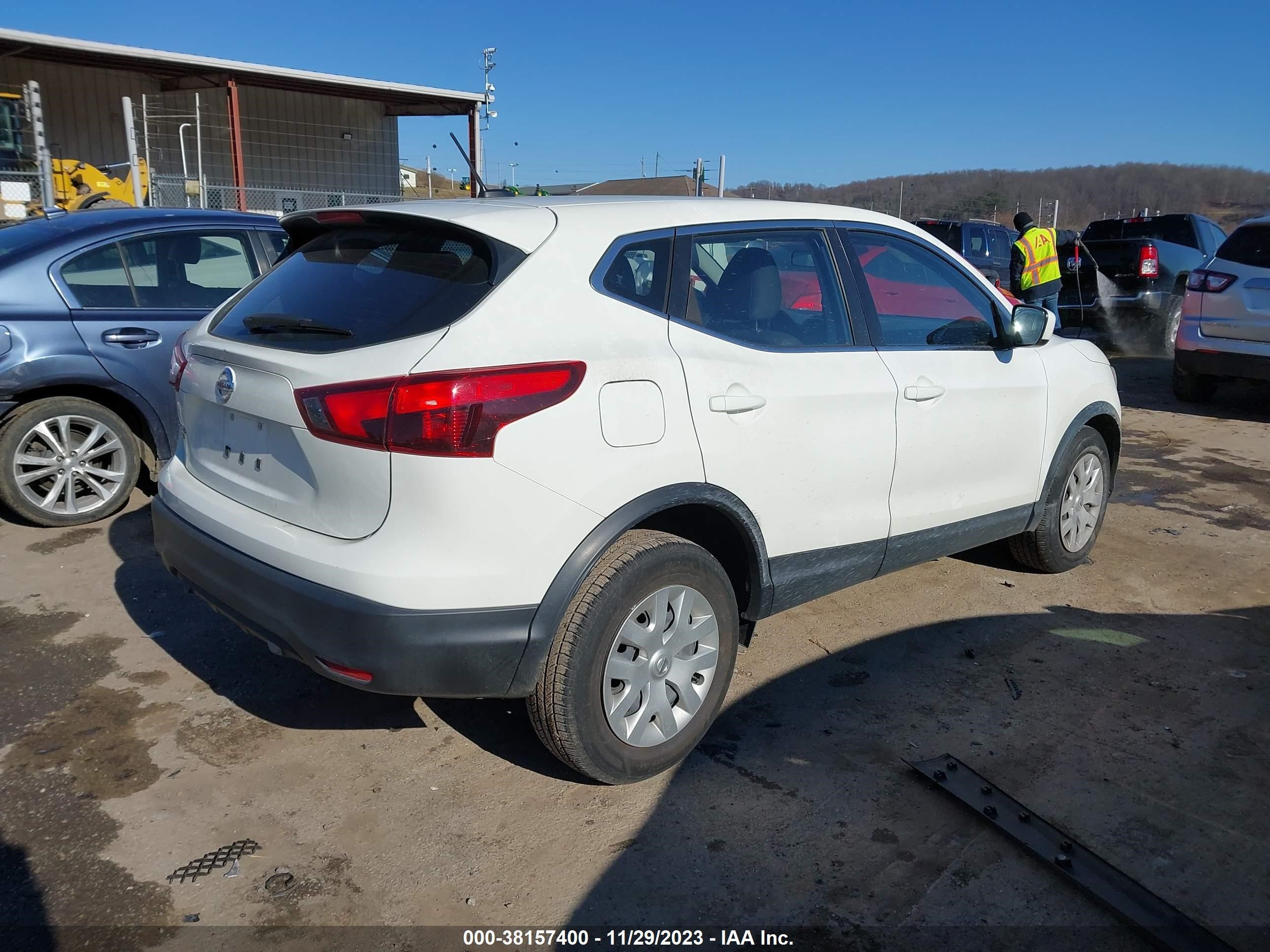 Photo 3 VIN: JN1BJ1CP4KW214383 - NISSAN ROGUE 