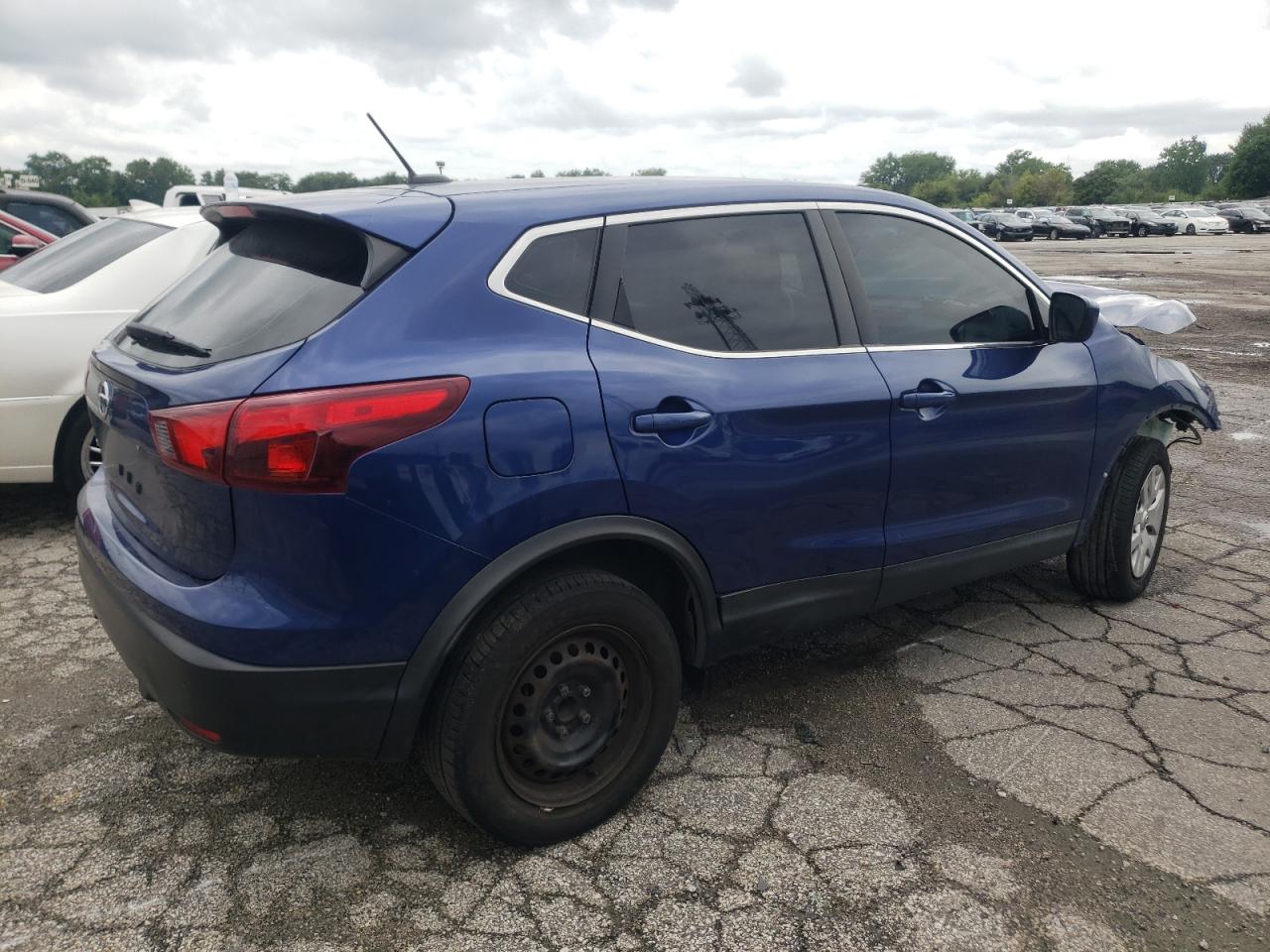 Photo 2 VIN: JN1BJ1CP4KW216876 - NISSAN ROGUE 