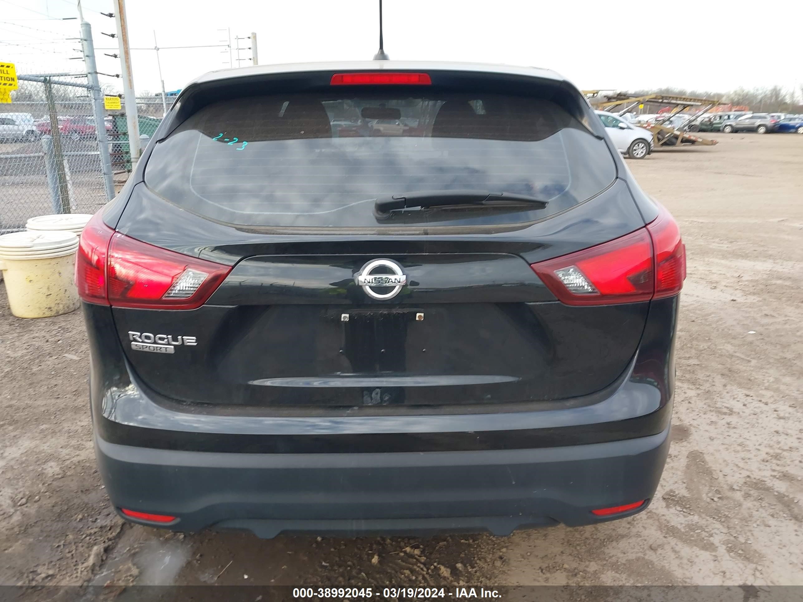 Photo 15 VIN: JN1BJ1CP4KW227621 - NISSAN ROGUE 