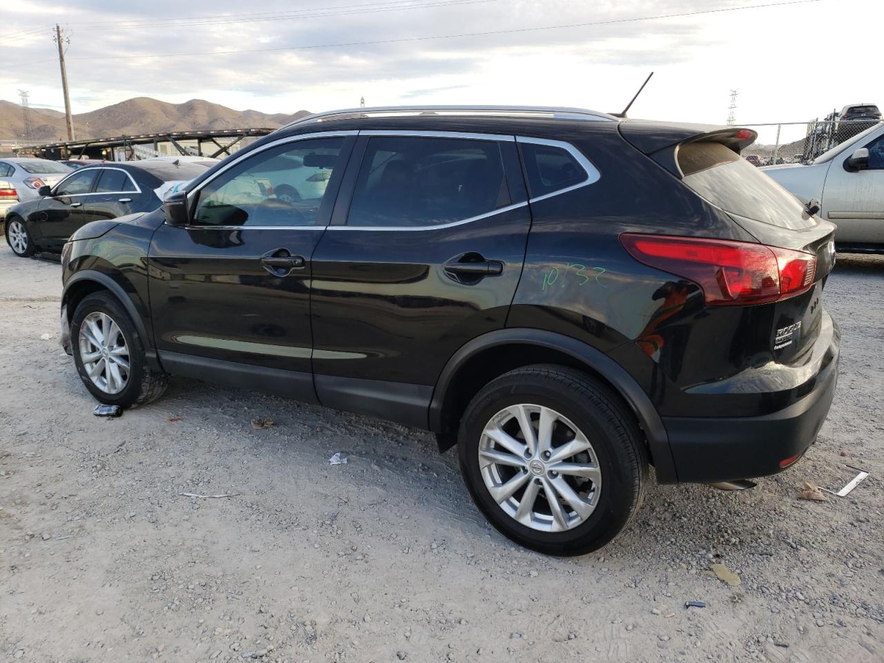 Photo 1 VIN: JN1BJ1CP5HW009986 - NISSAN ROGUE SPORT 