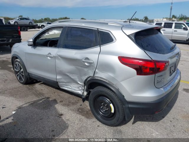 Photo 2 VIN: JN1BJ1CP5HW020888 - NISSAN ROGUE SPORT 