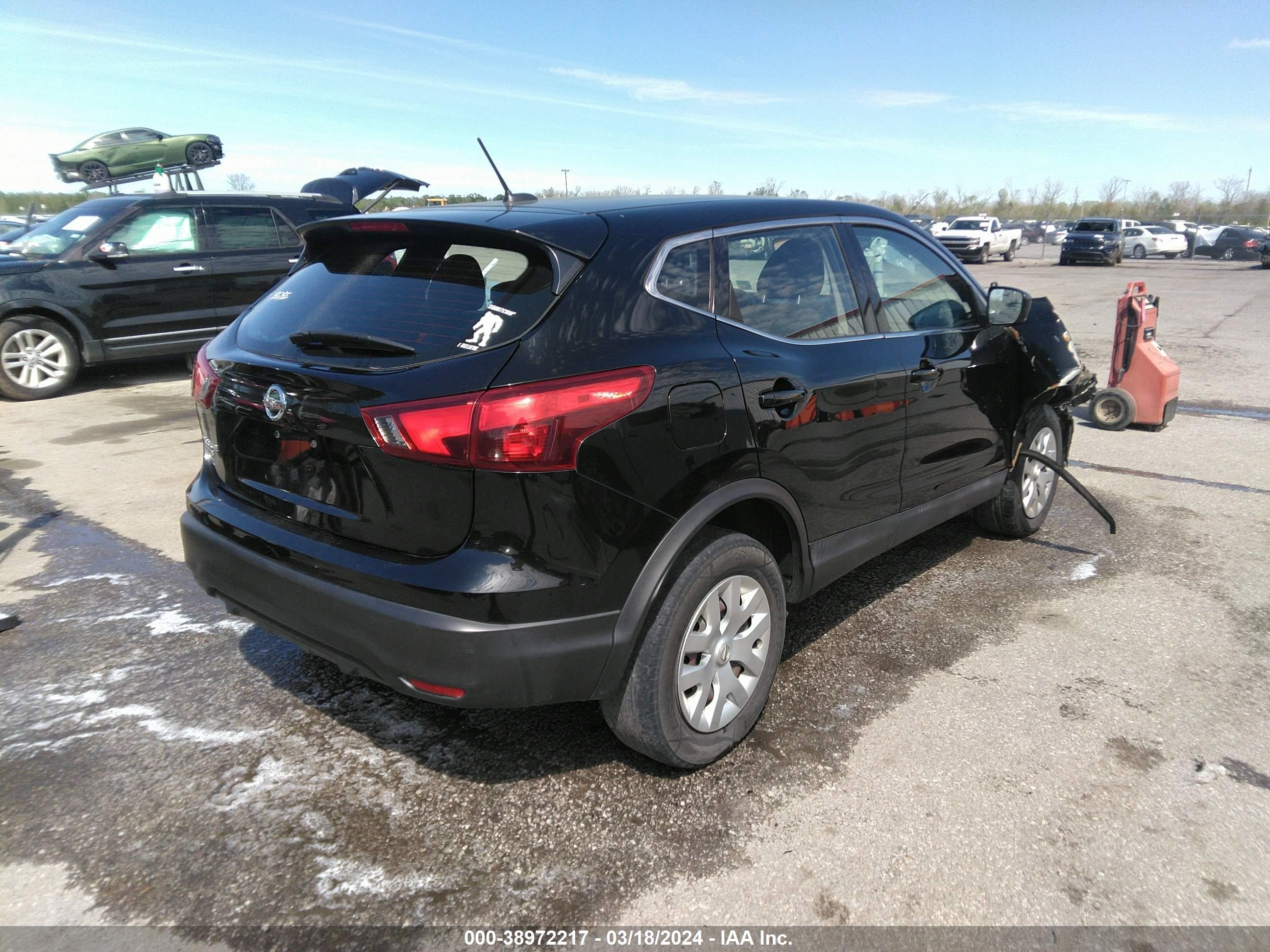 Photo 3 VIN: JN1BJ1CP5JW161787 - NISSAN ROGUE 