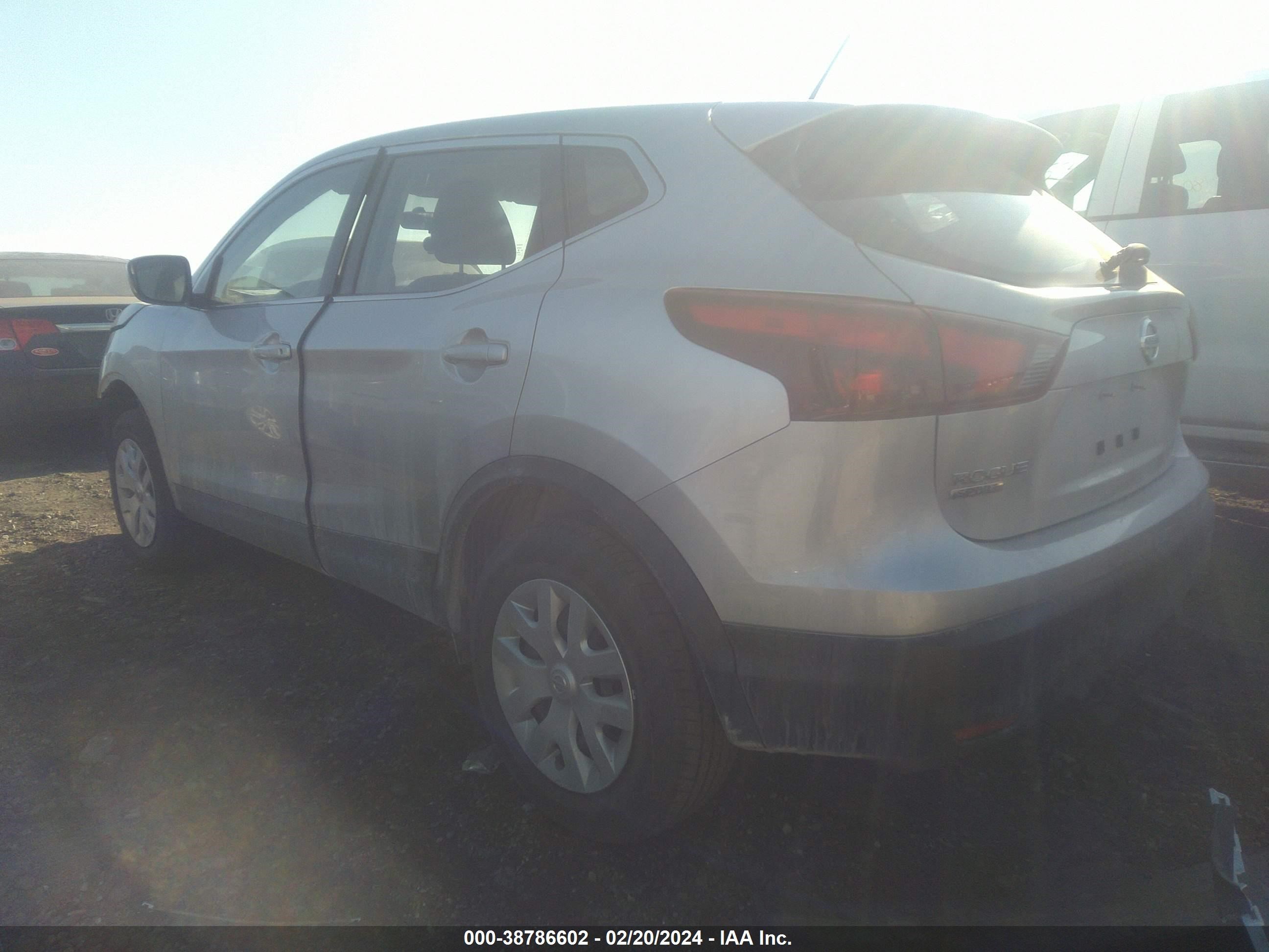 Photo 2 VIN: JN1BJ1CP5KW522940 - NISSAN ROGUE 