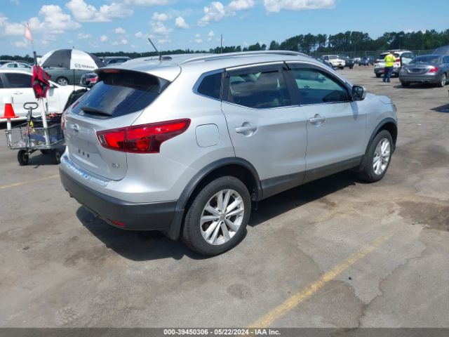 Photo 3 VIN: JN1BJ1CP6JW164018 - NISSAN ROGUE SPORT 