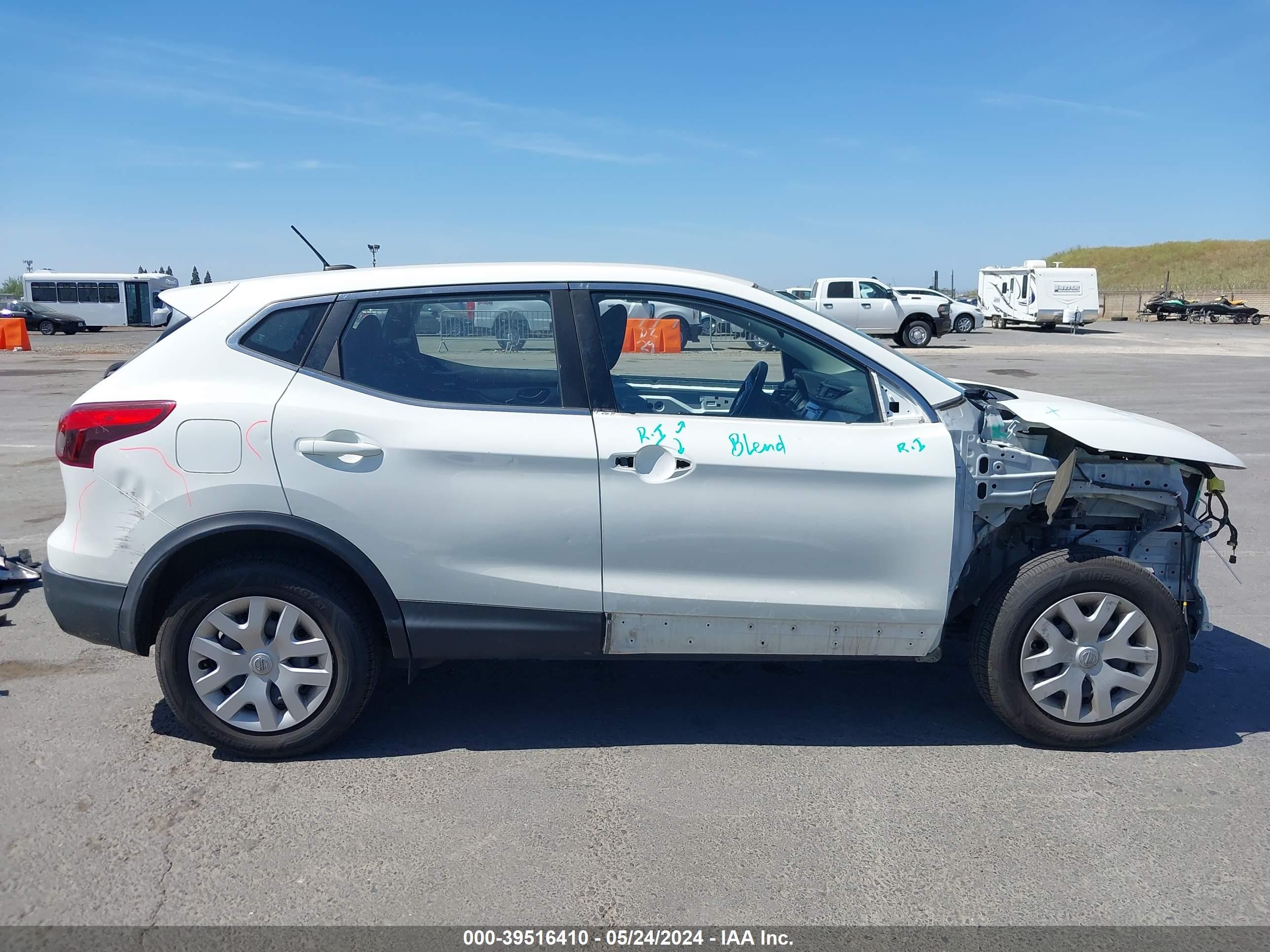 Photo 13 VIN: JN1BJ1CP6KW215860 - NISSAN ROGUE 