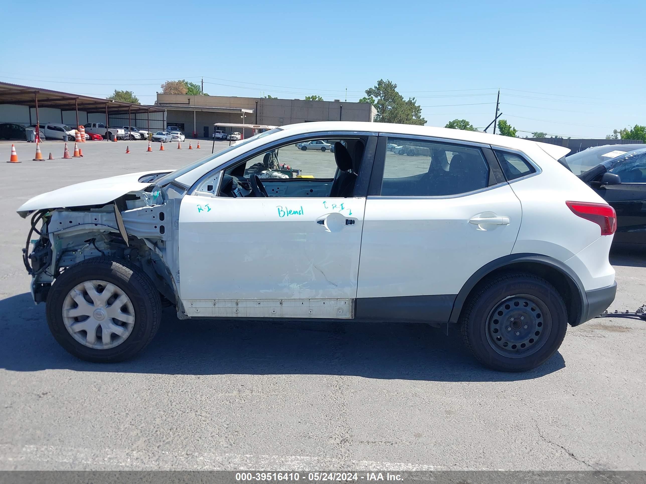 Photo 14 VIN: JN1BJ1CP6KW215860 - NISSAN ROGUE 