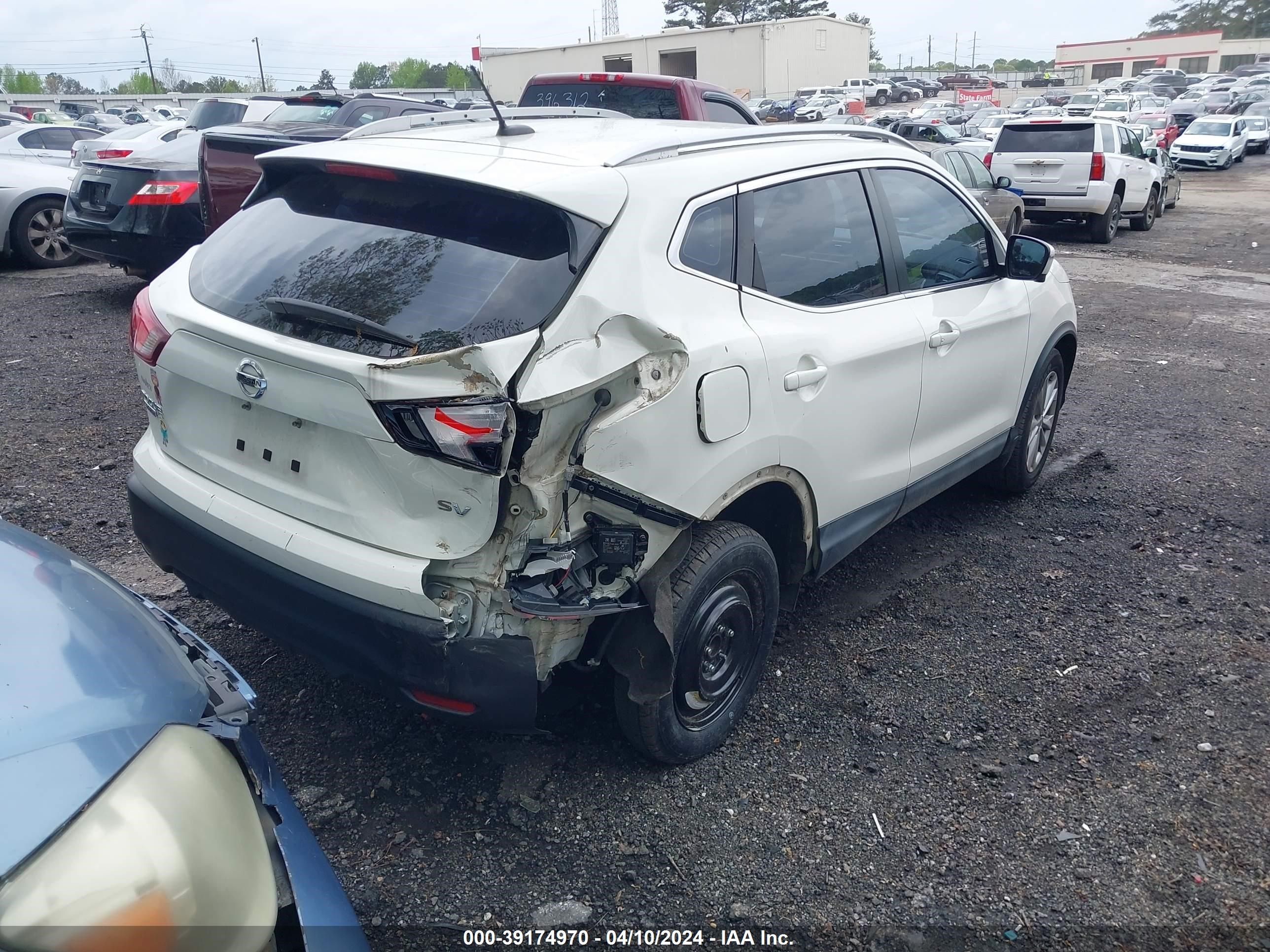 Photo 3 VIN: JN1BJ1CP7HW003333 - NISSAN ROGUE 