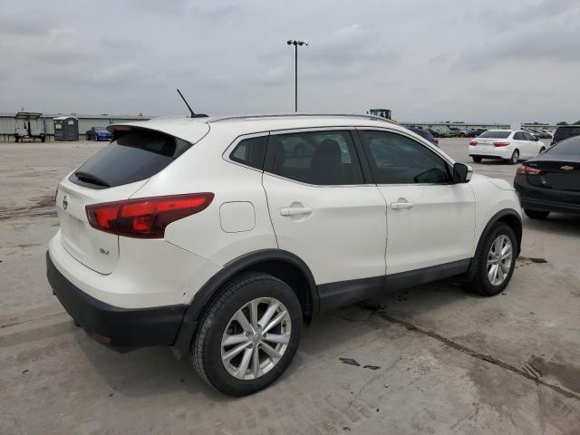 Photo 2 VIN: JN1BJ1CP7HW010671 - NISSAN ROGUE 