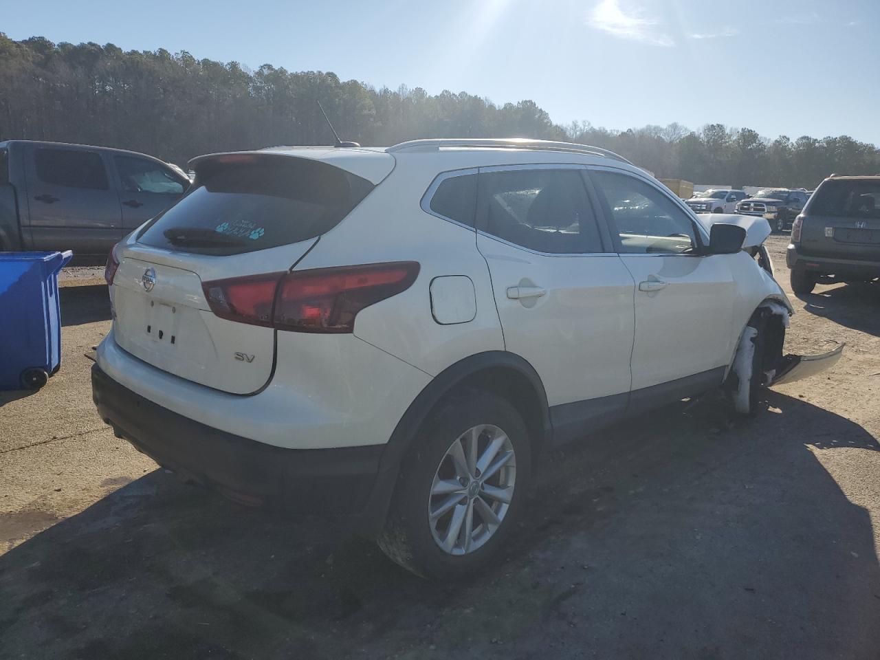 Photo 2 VIN: JN1BJ1CP7HW024957 - NISSAN ROGUE 