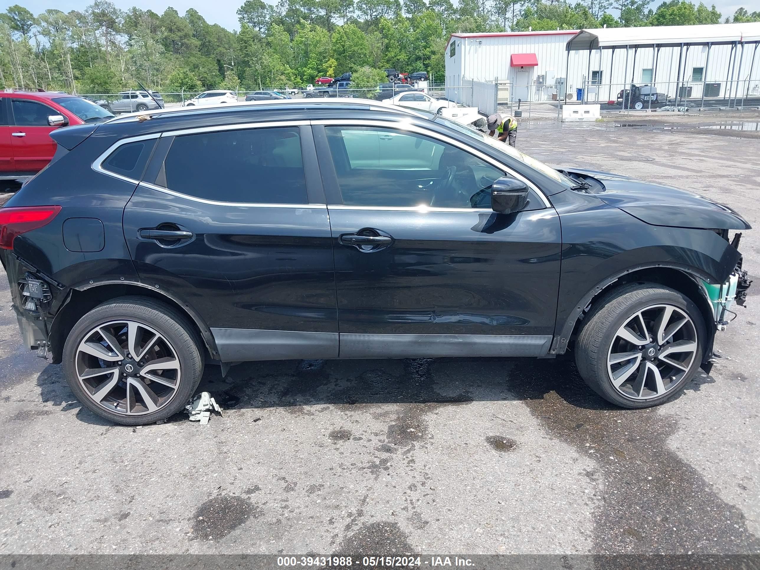 Photo 13 VIN: JN1BJ1CP7HW025218 - NISSAN ROGUE 