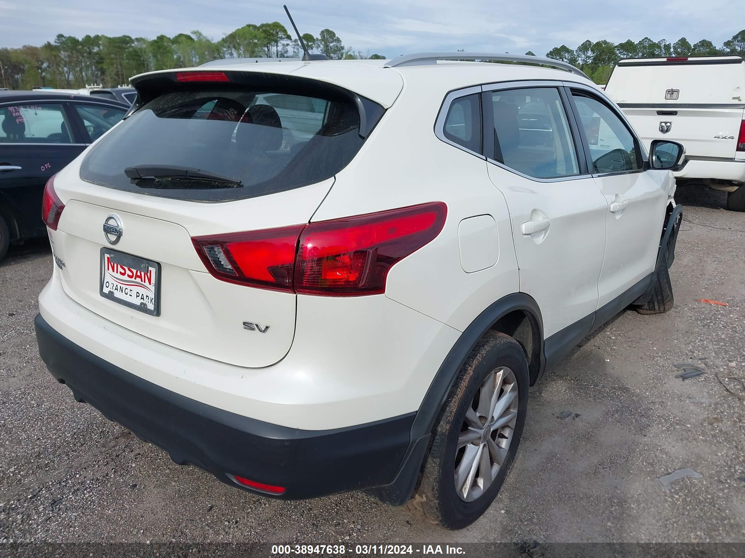 Photo 3 VIN: JN1BJ1CP7HW025395 - NISSAN ROGUE 