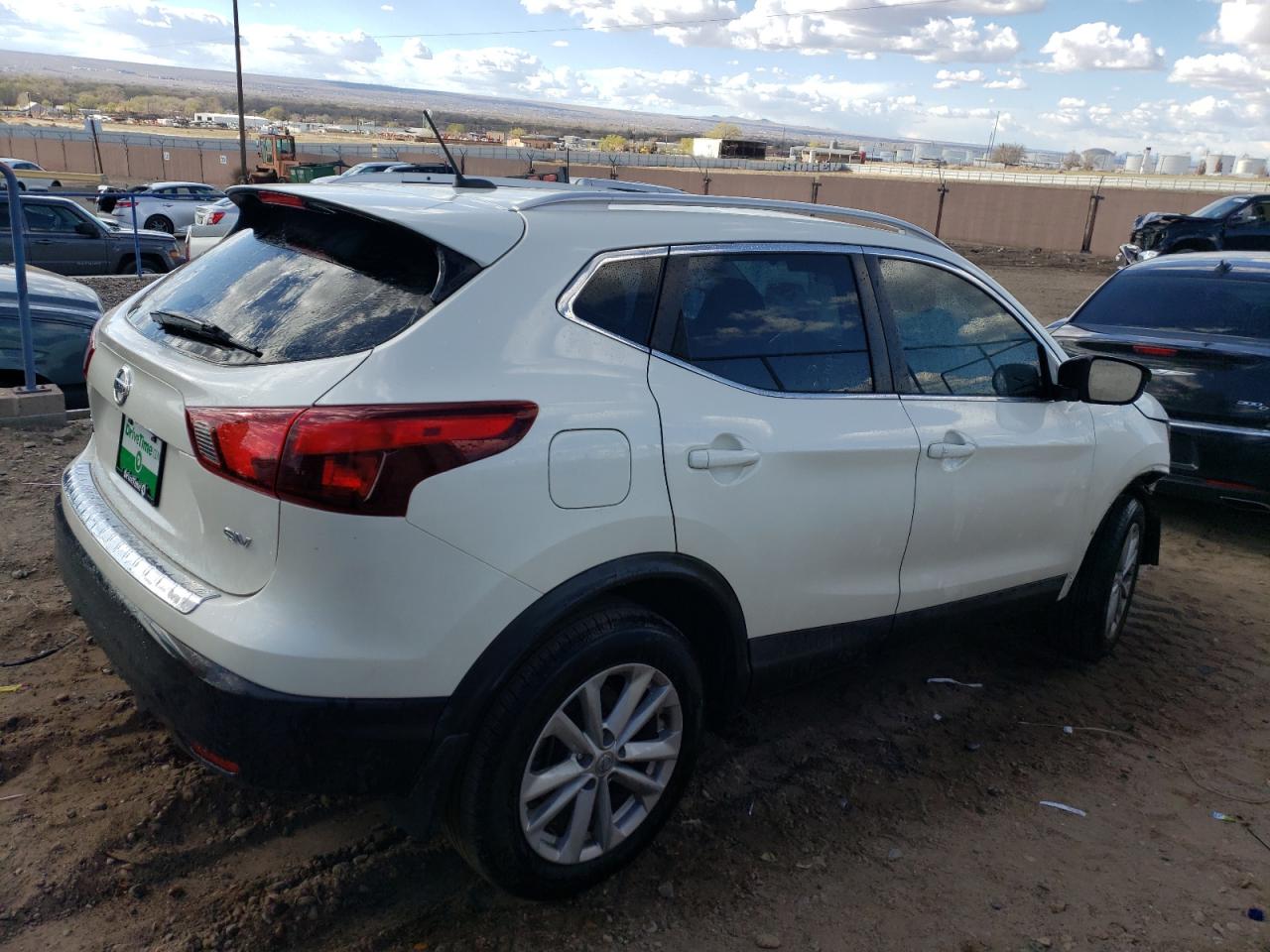 Photo 2 VIN: JN1BJ1CP7HW032198 - NISSAN ROGUE 