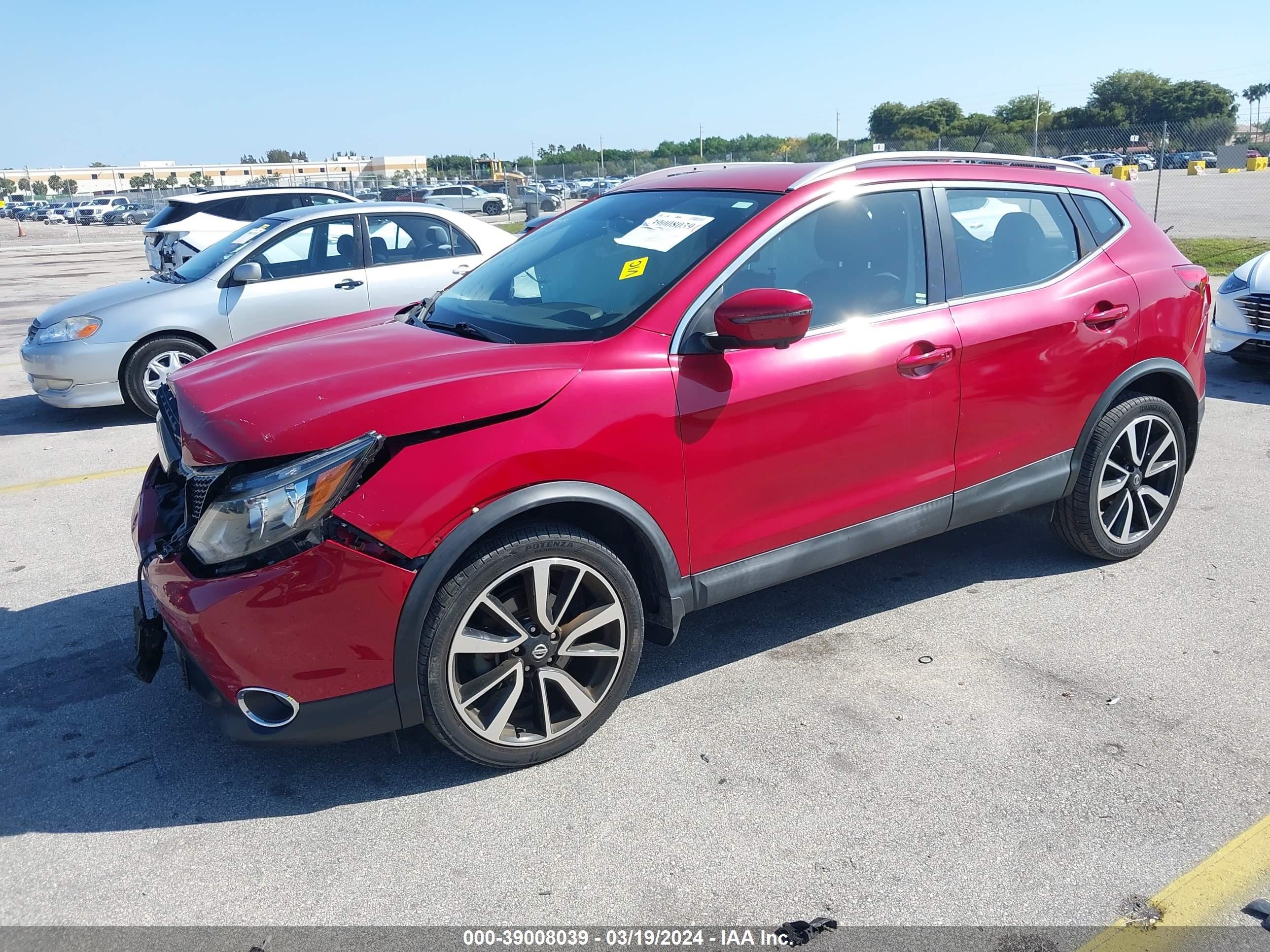 Photo 1 VIN: JN1BJ1CP7JW102949 - NISSAN ROGUE 