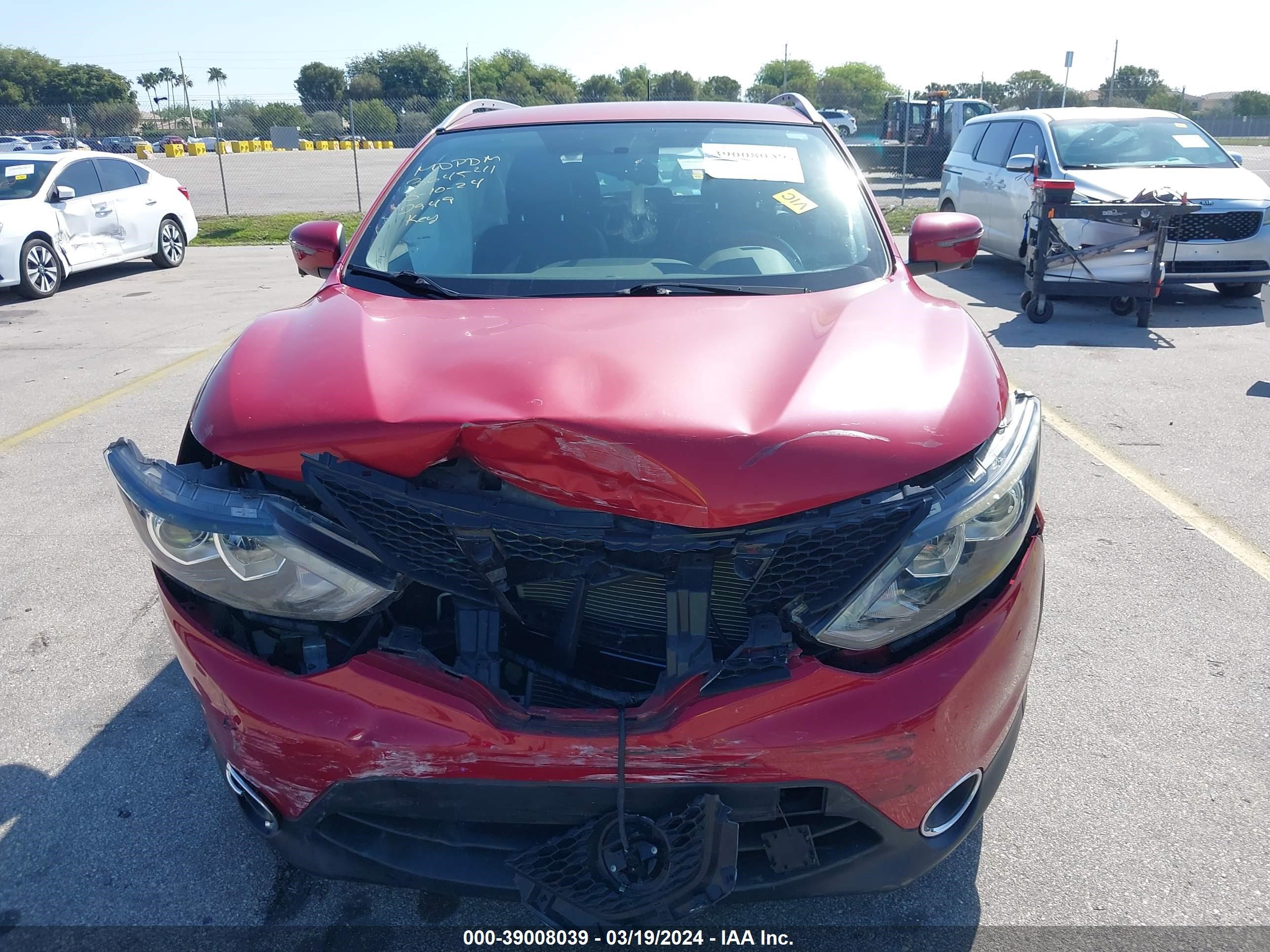 Photo 11 VIN: JN1BJ1CP7JW102949 - NISSAN ROGUE 