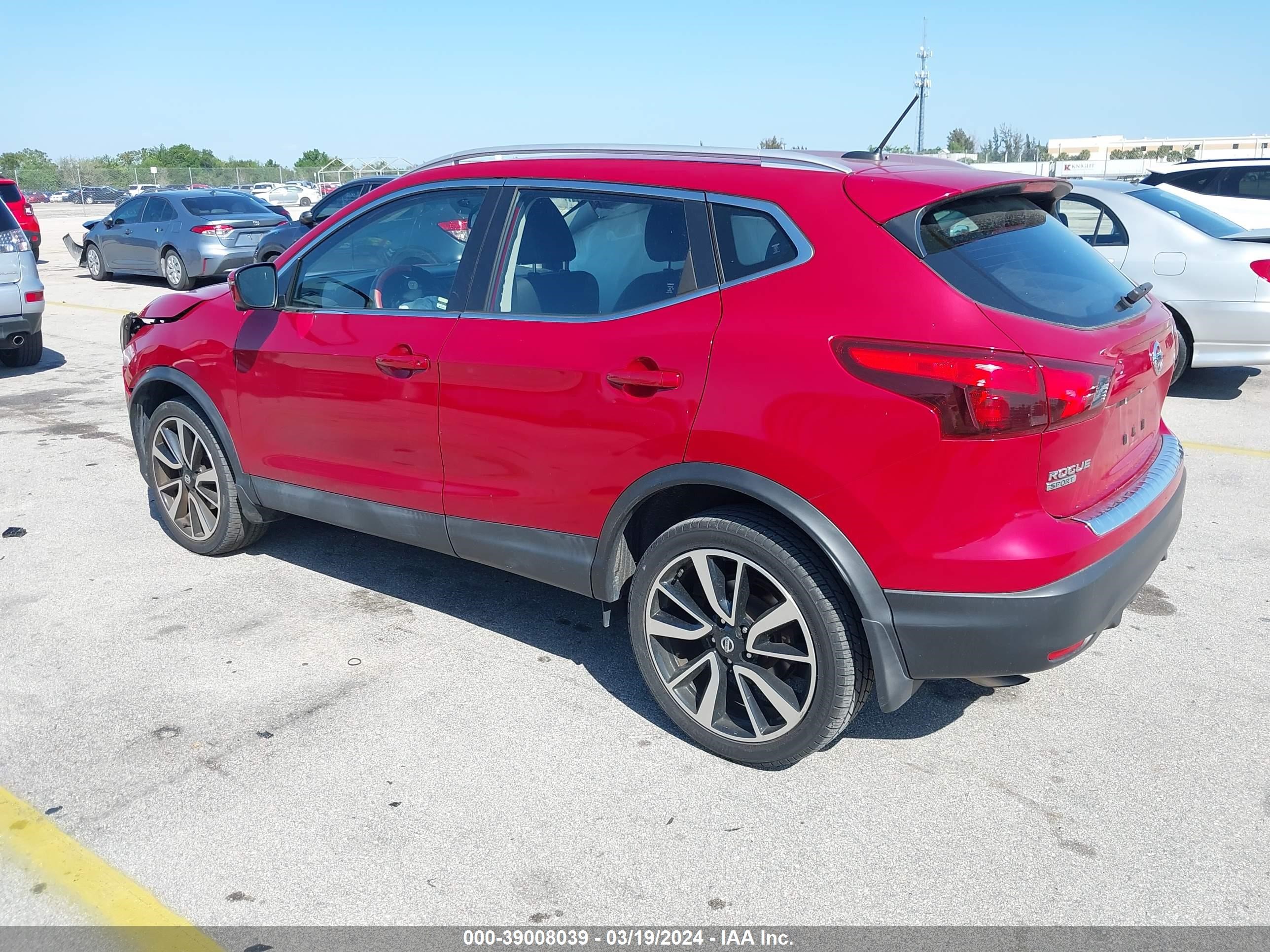 Photo 2 VIN: JN1BJ1CP7JW102949 - NISSAN ROGUE 