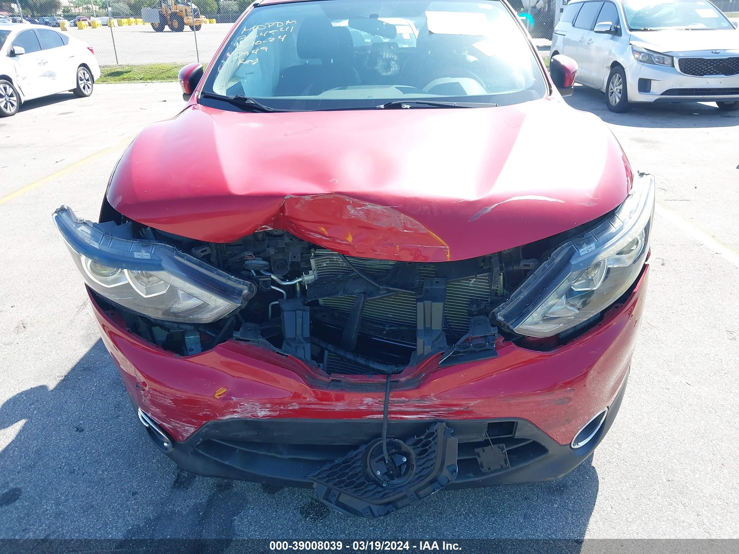 Photo 5 VIN: JN1BJ1CP7JW102949 - NISSAN ROGUE 