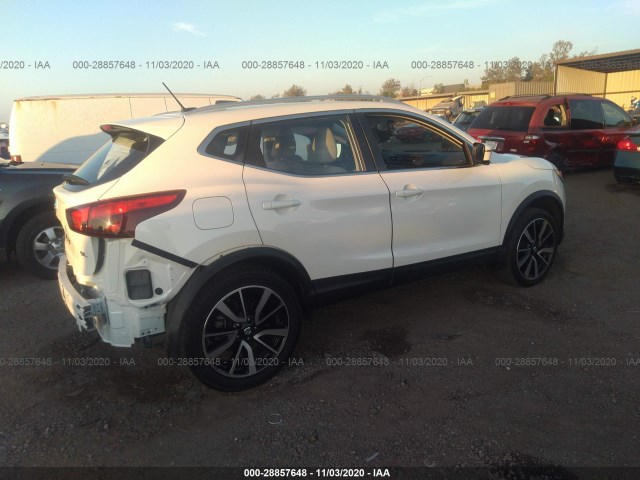 Photo 3 VIN: JN1BJ1CP7JW104880 - NISSAN ROGUE SPORT 