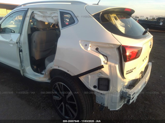 Photo 5 VIN: JN1BJ1CP7JW104880 - NISSAN ROGUE SPORT 