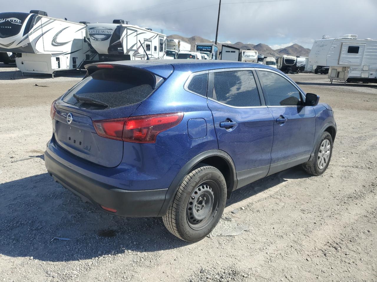 Photo 2 VIN: JN1BJ1CP7JW154937 - NISSAN ROGUE 