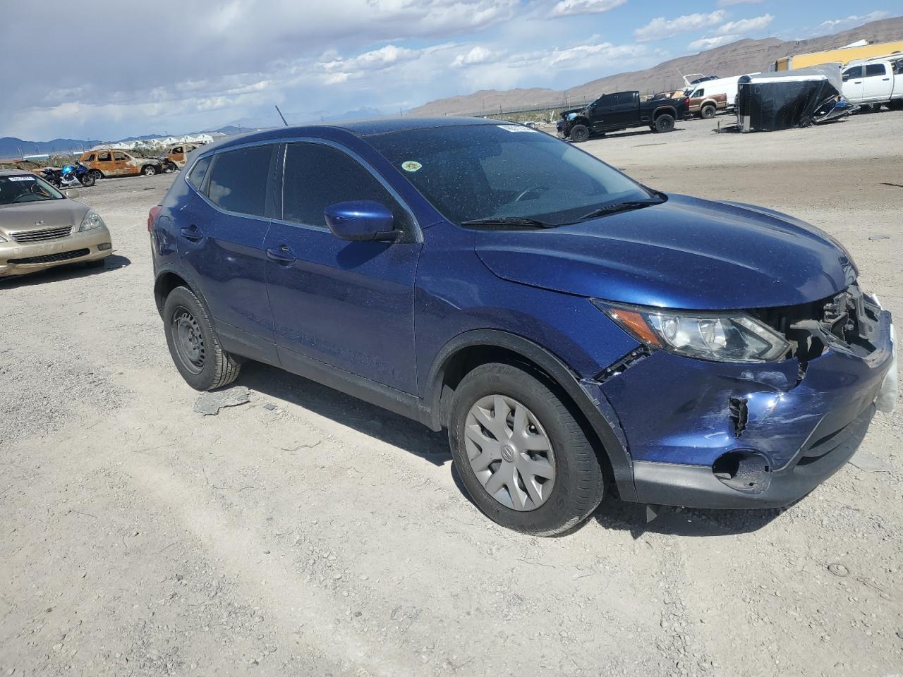 Photo 3 VIN: JN1BJ1CP7JW154937 - NISSAN ROGUE 