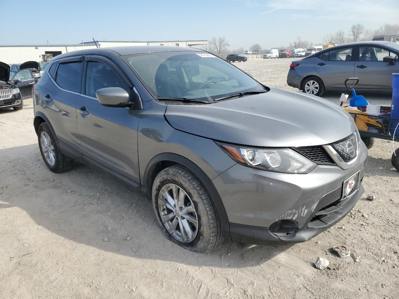 Photo 3 VIN: JN1BJ1CP7JW158082 - NISSAN ROGUE 