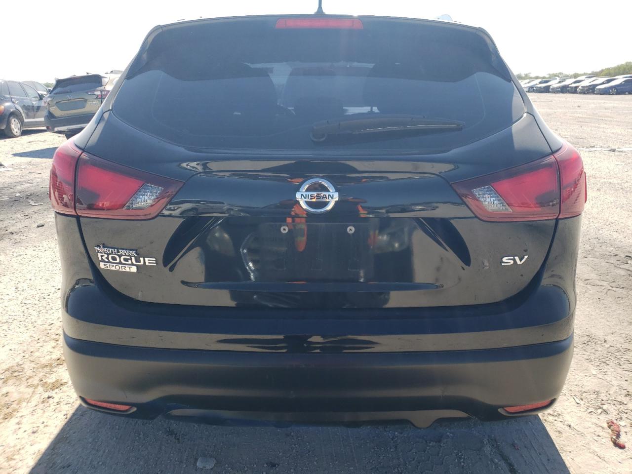 Photo 5 VIN: JN1BJ1CP7JW183905 - NISSAN ROGUE 