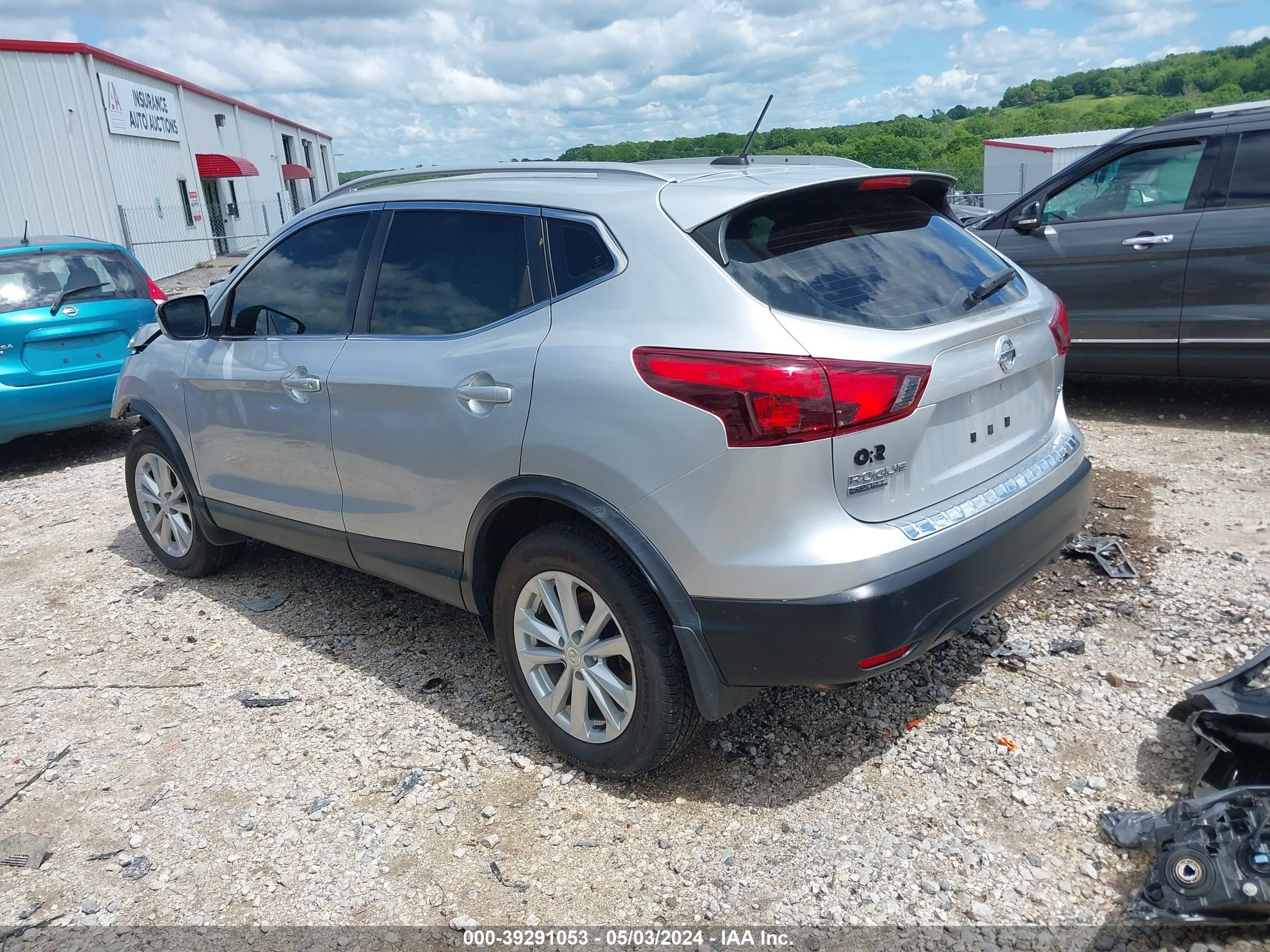 Photo 2 VIN: JN1BJ1CP7JW191289 - NISSAN ROGUE 