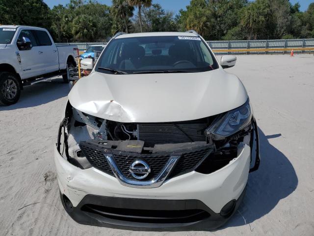 Photo 4 VIN: JN1BJ1CP8HW035448 - NISSAN ROGUE 