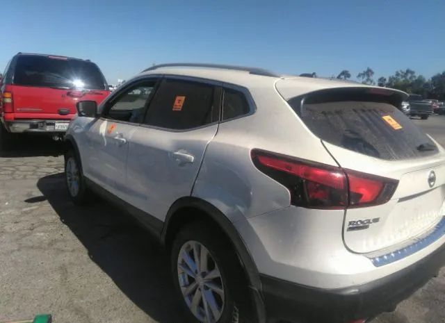 Photo 2 VIN: JN1BJ1CP8JW159757 - NISSAN ROGUE SPORT 