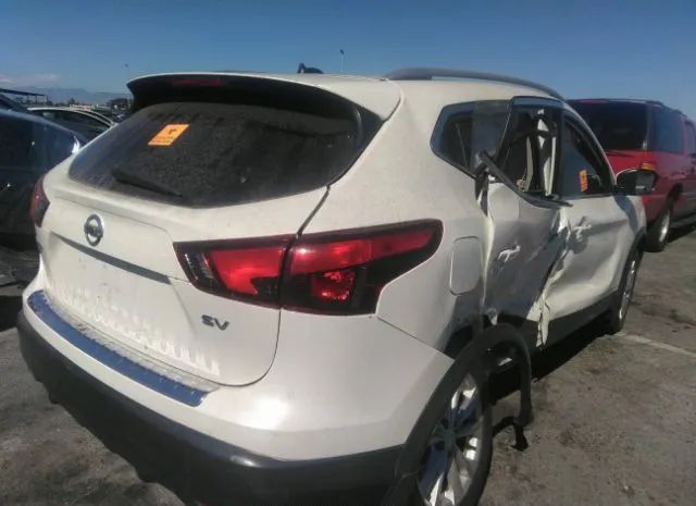 Photo 3 VIN: JN1BJ1CP8JW159757 - NISSAN ROGUE SPORT 